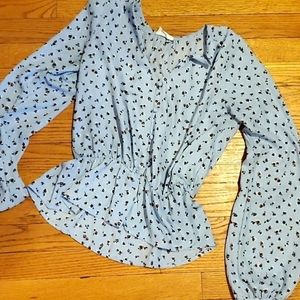 𝅺SIENNA Sky top women's size medium